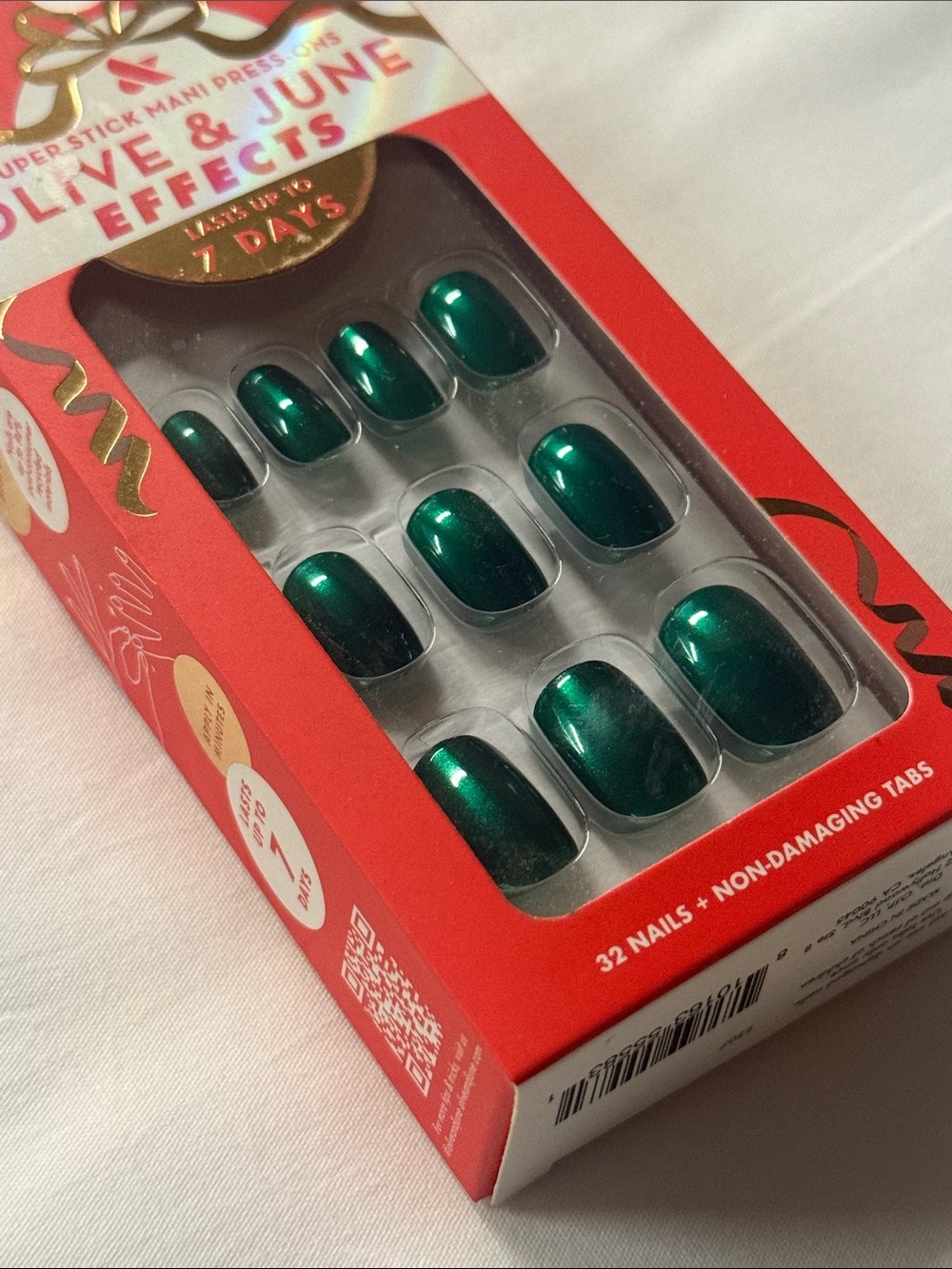 Olive and June Super Stick Mani Press On Nails in Emerald Chrome - Picture 4 of 9